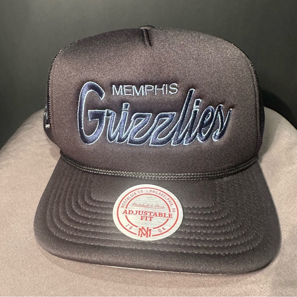 Mitchell & Ness Gray and Black Grizzlies Cap